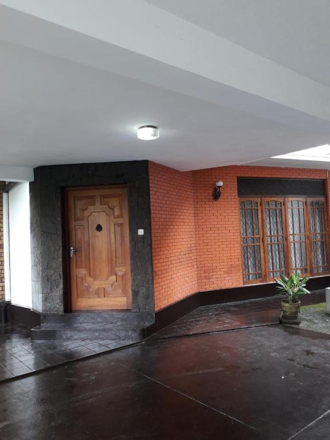 Ceylon Travel And Stay Lodge Батарамула Екстериор снимка