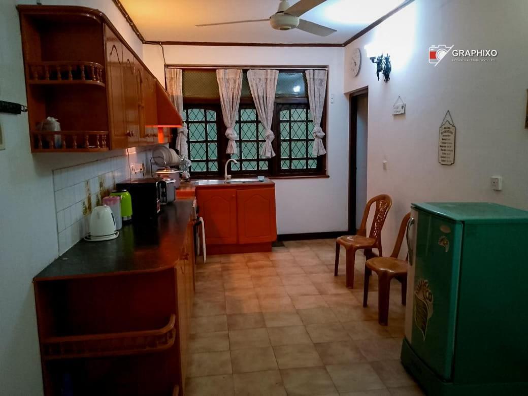 Ceylon Travel And Stay Lodge Батарамула Екстериор снимка