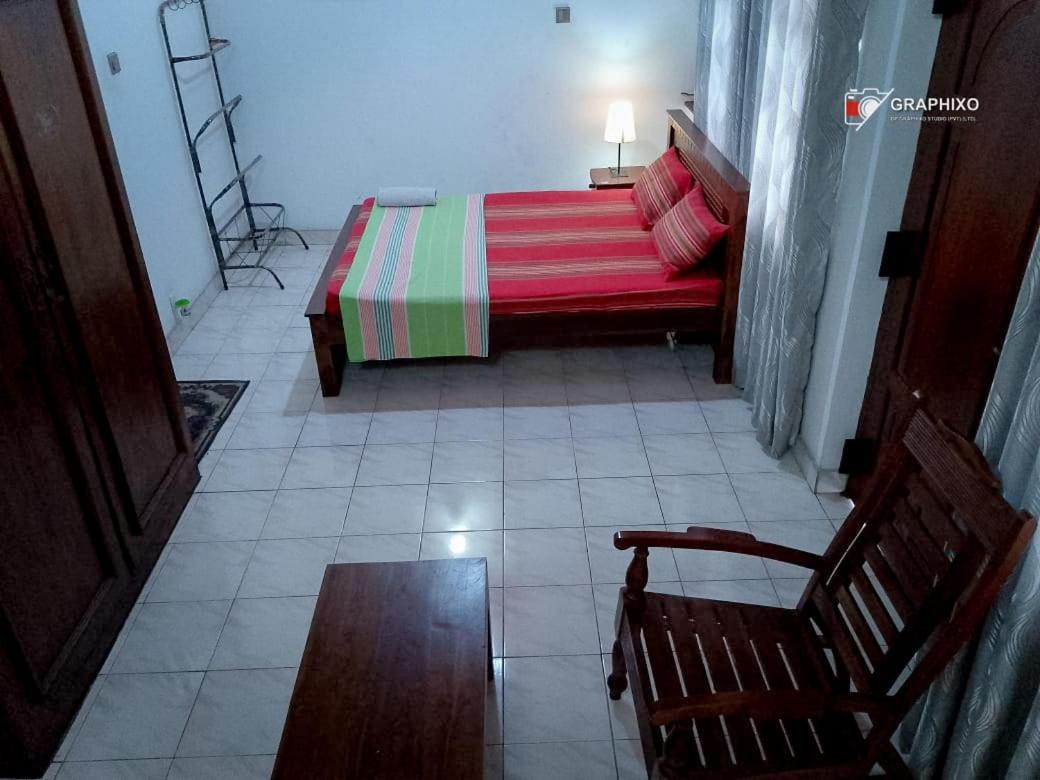 Ceylon Travel And Stay Lodge Батарамула Екстериор снимка