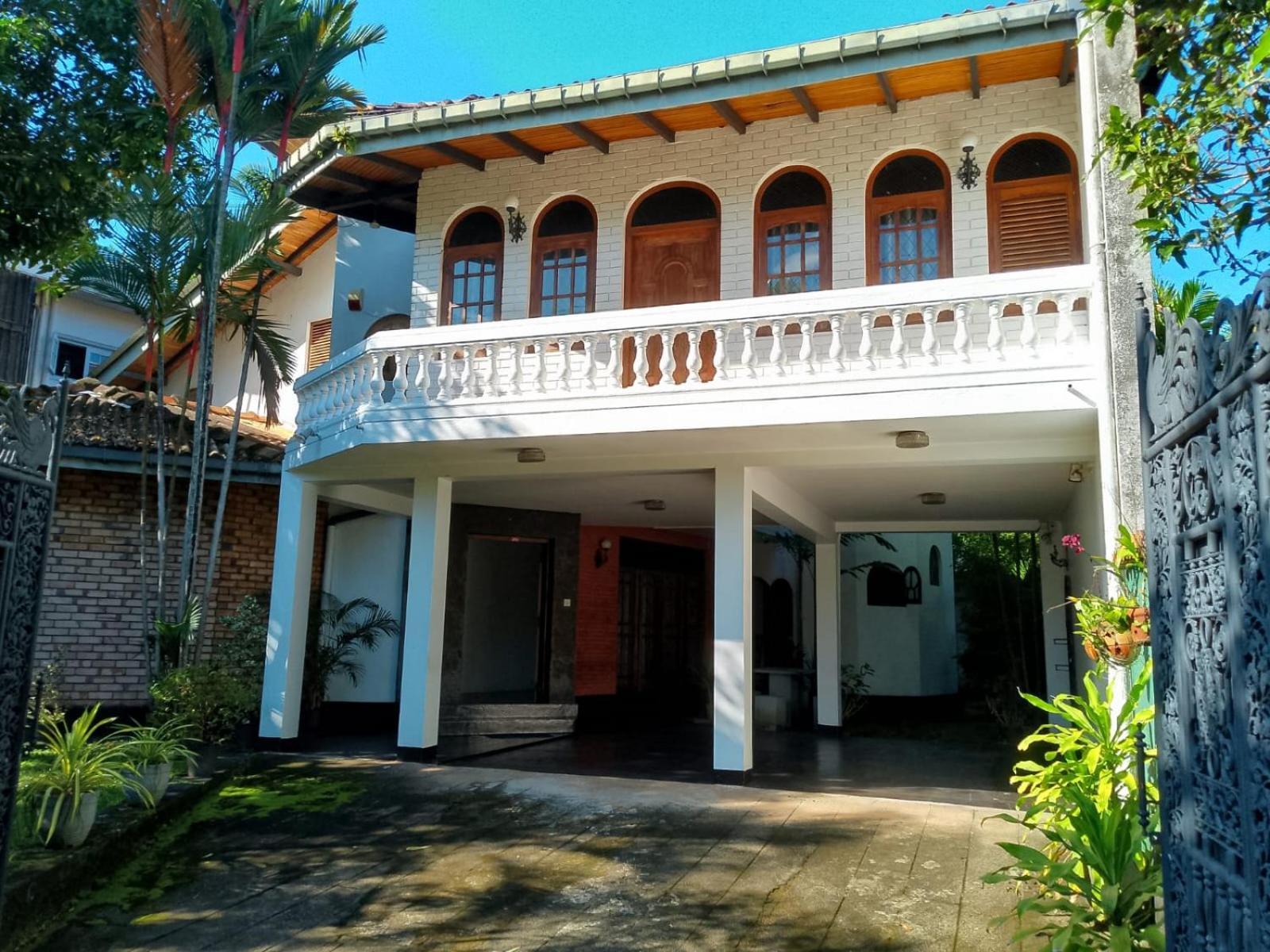 Ceylon Travel And Stay Lodge Батарамула Екстериор снимка